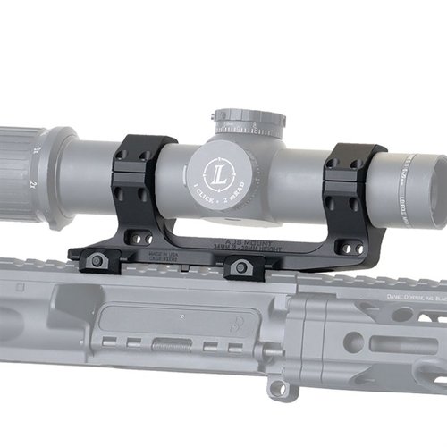 El AUS Optic Mount de Reptilia es ligero, resistente y se adapta a rieles M1913, garantizando un diseño bajo perfil y una durabilidad excepcional.
