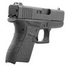 Mejora tu agarre en la Glock G43 con la cinta de agarre Talon, que ofrece textura, adhesión sólida y cobertura completa para un control óptimo.
