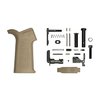 El kit de piezas inferiores AR-15 de Aero Precision incluye todo lo necesario para ensamblar tu receptor, con agarre Magpul MOE SL en FDE o negro.