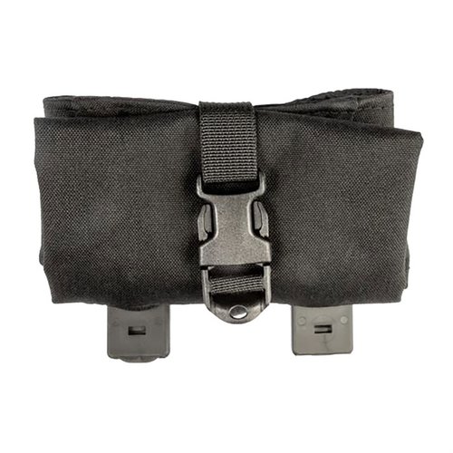 La Roll Up Dump Pouch de Grey Ghost Gear te ofrece almacenamiento extra, se enrolla para ahorrar espacio y se fija fácilmente a cualquier webbing MOLLE.