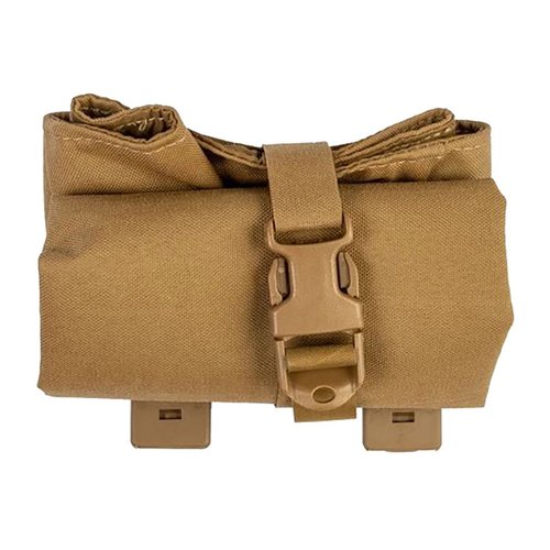 La Roll Up Dump Pouch de Grey Ghost Gear ofrece almacenamiento extra, se enrolla para ahorrar espacio y se fija fácilmente a cualquier webbing MOLLE/PALS.