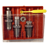 El set de 3 dies PACESETTER para 6.8 Remington incluye todo lo necesario: Full Length Sizing Die, Bullet Seating Die y Factory Crimp Die, ideal para tus recargas.