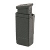 La funda de polímero ligero BLACKHAWK asegura tu magazine con resorte, permite cambios rápidos y se adapta a cinturones de hasta 1.75" de ancho.
