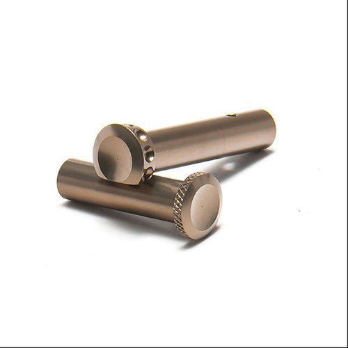 Los pines BAD-EPS mejoran el agarre y la durabilidad, son compatibles con AR15/M16/M4, tienen cabezales de bajo perfil y guías para evitar daños.