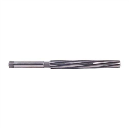 El reamer de forcing cone largo de Clymer, con 8 flautas, permite alargar el forcing cone a 13⁄8", mejorando patrones y reduciendo el retroceso.