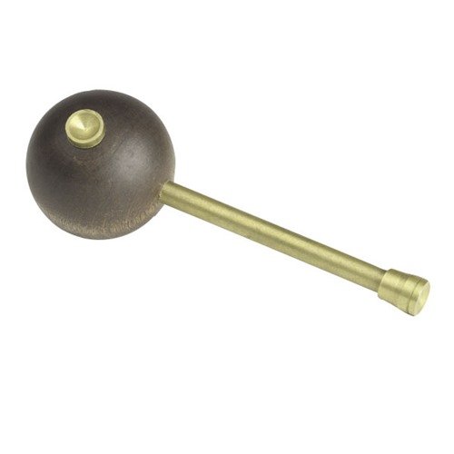 El Round Handle Ball Starter de TRADITIONS facilita la carga de proyectiles, ofreciendo un agarre cómodo y seguro para una experiencia de tiro más efectiva.
