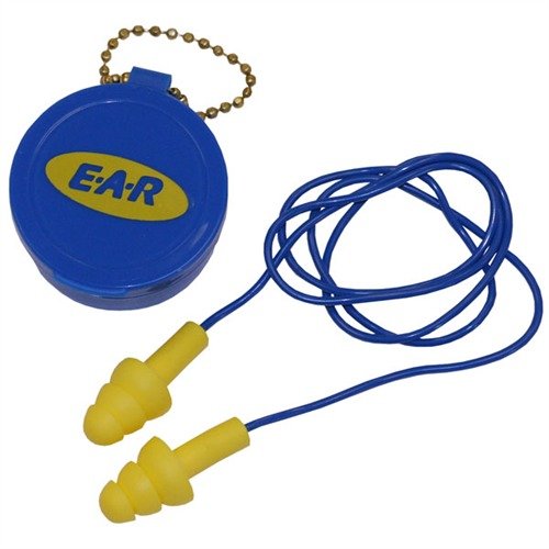 Los ULTRA-FIT EAR PLUGS de 3M ofrecen protección triple, son cómodos, lavables y se ajustan a cualquier canal auditivo, ideales para el tiro y actividades ruidosas.