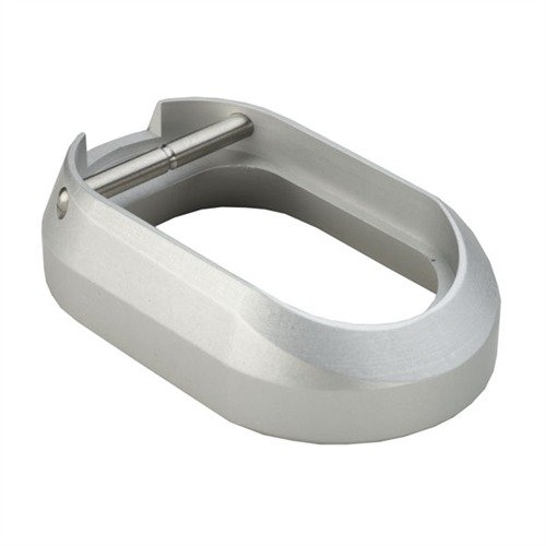 Mejora tus recargas con el STI/SVI Magazine Well de EGW, fácil de instalar, ligero y sin modificaciones en tu marco. ¡Aprovecha su ajuste perfecto!