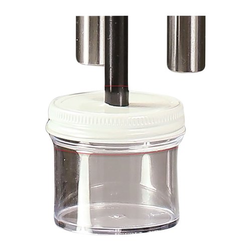 El Forster Primer Catcher Cap y Cup es ideal para tu prensa co-axial, asegurando que los primers usados se recojan de manera eficiente y ordenada.