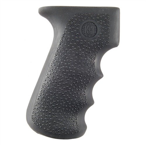 Mejora tu control y comodidad al disparar con esta empuñadura de goma HOGUE para AK-47, que ofrece un agarre antideslizante y una forma ortopédica.