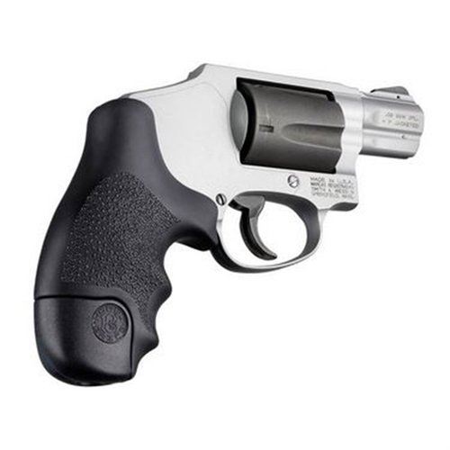 Mejora tu S&W J Frame con el agarre HOGUE Centennial/Polymer Bodyguard, que ofrece comodidad y control superior para un disparo preciso.