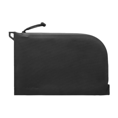 La funda DAKA Single Pistol Case es resistente, impermeable y cuenta con un forro EVA protector, ideal para transportar o almacenar tu pistola con seguridad.