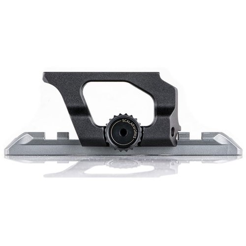 El AIMPOINT COMPM5 LEAP/10 es el montaje más fuerte y ligero para tu Aimpoint CompM5, con un diseño reforzado que soporta hasta 1,500 libras y acabado negro.