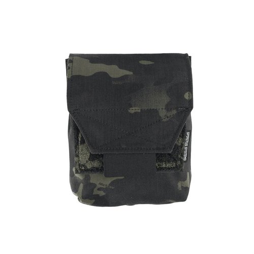 El JSTA Pouch es compacto y versátil, con compartimentos apilados para cargar revistas y otros accesorios, ideal para cinturones y plataformas MOLLE.