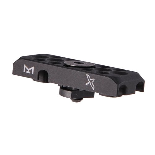 El M-LOK Cable Management Panel protege y organiza cables, permite rutas flexibles y es fácil de instalar con hardware MLOK. Disponible en negro, FDE u ODG.