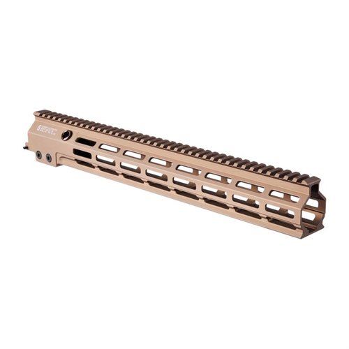 El MK18 de Geissele ofrece una construcción ligera de aluminio 7000, compatibilidad con M-LOK y sistema Arca-Swiss, ideal para tiradores competitivos.