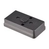 El Arisaka Offset Optic Mount te permite montar tu red dot a 35 o 45 grados, ajustándose a diferentes visores y manteniendo la óptica centrada sobre el cañón.
