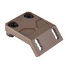 El Arisaka Offset Scout Mount es compacto, permite ajustar la posición de las luces a 45 grados y es compatible con múltiples modelos de linternas.