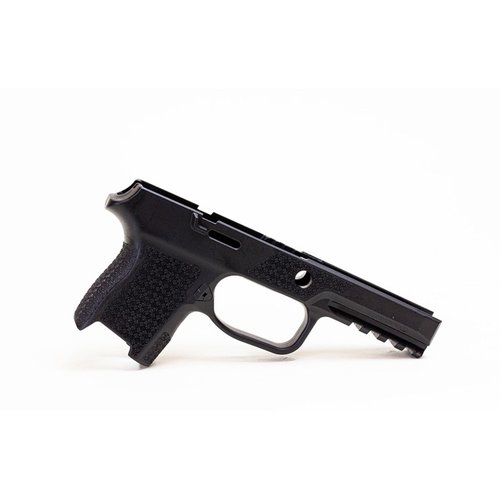 El módulo de agarre híbrido Amend2® S300™ es compatible con P320® y P365®, permitiendo una transición rápida entre un arma oculta y una de servicio.
