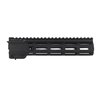 Los handguards SXT M-LOK de 9" son fáciles de instalar, tienen un diseño de flotación libre, un sistema M-LOK de 7 lados y un punto de sling QD ambidiestro.