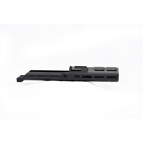 Mejora tu FN SCAR con los SCAR MREX MARK II M-LOK Handguards, fabricados en aluminio 6061-T6, con múltiples ranuras M-LOK y soporte para luces y láseres.
