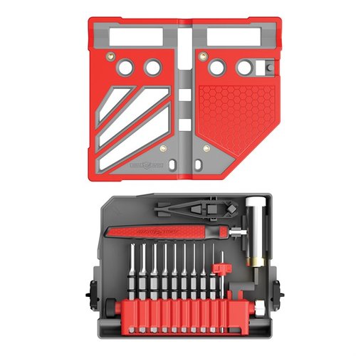 El MASTER BENCH BLOCK PRO KIT de REAL AVID incluye 18 punzones de acero, un martillo ergonómico, y un diseño que facilita la alineación de pines en todas las armas.