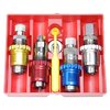 El set de 4 dies de Lee incluye todo lo necesario para recargar .380 Auto: Sizing Die, Bullet Seating Die, y más, todo con bushings Smart Lock y datos de carga.