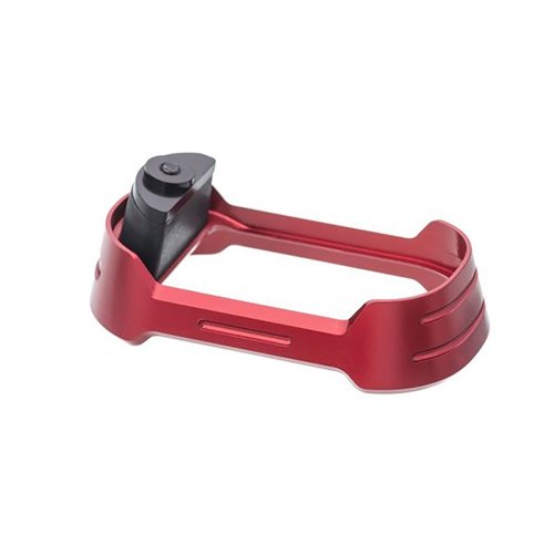 Acelera tus recargas con el Magwell para Glock 43X/48 de Tyrant CNC, fabricado en aluminio, que mejora la ergonomía y reduce el tiempo de cambio de cargador.