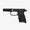 Mejora tu SIG P320 Compact con el EHG SG9 de Magpul: diseño ergonómico, liberación de magazine reversible, y riel Picatinny para luces y láseres.