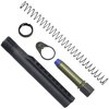 El kit K-SPEC AR-15 A5 incluye un buffer H1 de 4.7oz, un resorte flatwire y un tubo A5, optimizando el control del retroceso y reduciendo el alza del cañón.