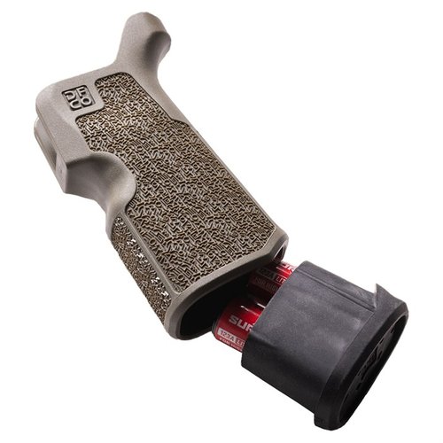 El PLUG para Kung Fu Grip de Die Free Co ofrece almacenamiento para baterías, mejora la ergonomía de tu agarre y es compatible con herramientas MultiTasker NANO.