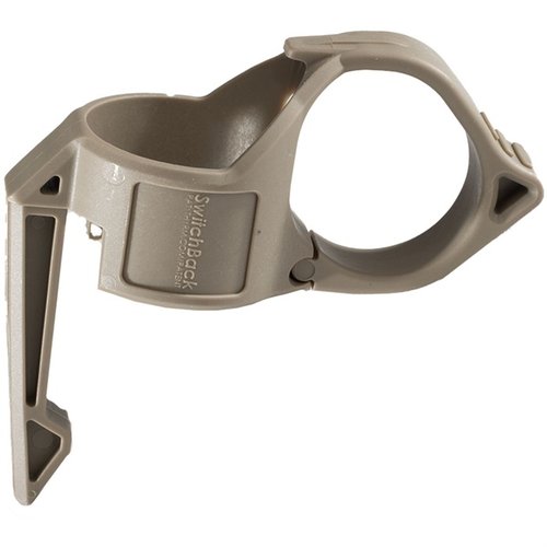 El SwitchBack DF ofrece un anillo ergonómico y clip robusto para tu linterna SureFire, mejorando el agarre y la retención en cualquier situación.
