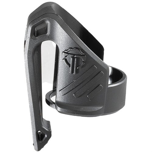 El Low Profile Carry Clip de Thyrm ofrece un transporte discreto y seguro de tu linterna táctica, con fácil acceso y construcción duradera en polímero.