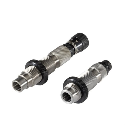 El set de dies Redding Type S Match Bushing te permite un ajuste preciso del cuello del cartucho y cuenta con un micrómetro para una colocación exacta de la bala.