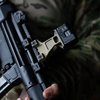 El LERNA Optic Mount Kit para AIMPOINT® ACRO ofrece una altura de 2.91" para una mejor identificación de objetivos y mayor conciencia situacional.