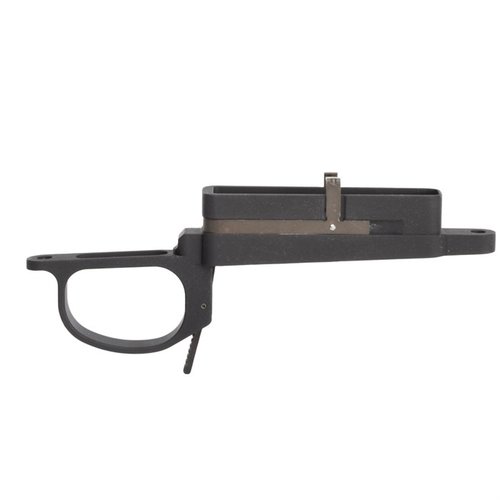 Mejora o reemplaza la guarda del gatillo de tu Remington 700 con esta pieza OEM, que garantiza un ajuste perfecto y durabilidad en cada disparo.