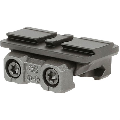 El MK2 ACRO AIMPOINT MOUNT ofrece durabilidad, precisión y un diseño elegante, garantizando un rendimiento excepcional y un ajuste fácil para tus ópticas.