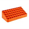 Los Lyman Bleacher Loading Blocks facilitan la recarga al permitir que 50 casquillos .308 Win. se mantengan en un ángulo óptimo para un acceso rápido y fácil.