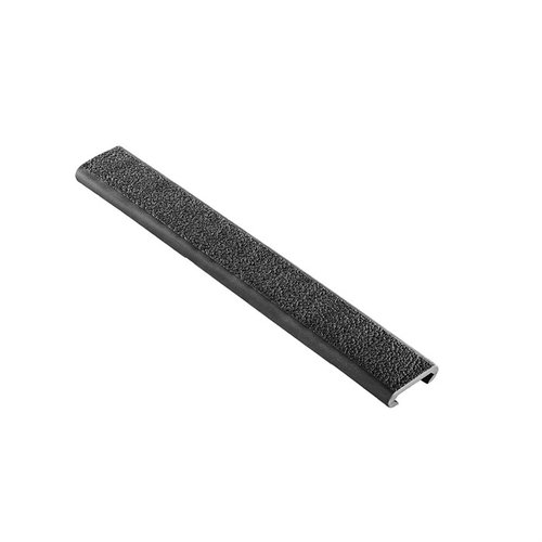 Los cubre rieles Slim-Line de Ergo Grip protegen tus rieles Picatinny y ofrecen un agarre antideslizante, además de ser fáciles de recortar para un ajuste personalizado.