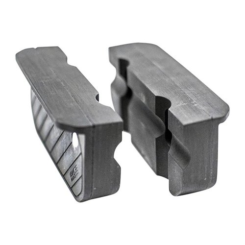 Las VISE SOFT JAWS de OTIS protegen tu AK en el banco de trabajo, son antideslizantes, resistentes a aceites y se adaptan perfectamente a las formas del arma.