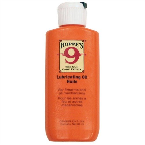 HOPPE'S OIL es un aceite lubricante versátil ideal para tus armas y equipo deportivo, disponible en botella con tapa o aerosol.