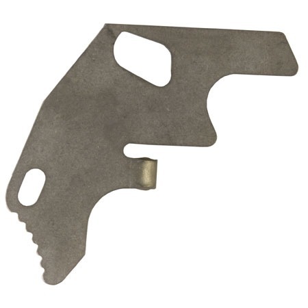 El RUGER® 10/22® Extended Bolt Release en titanio permite liberar el cerrojo con un solo dedo, facilitando recargas rápidas y sin complicaciones.