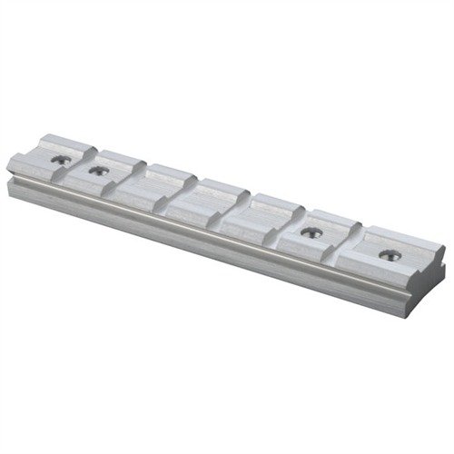 Este soporte RUGER® 10/22® se monta fácilmente en receptores 10/22® y permite instalar visores grandes o compactos con su acabado anodizado en plata.