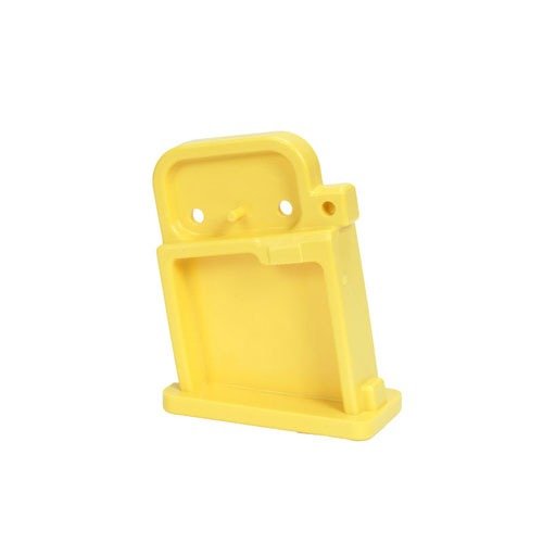 El AR-15 Magazine Safety Block amarillo asegura tu rifle en el campo, se bloquea en el magazine well y muestra claramente que el arma está segura.