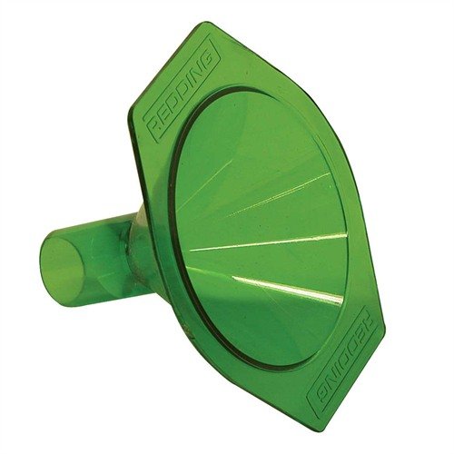 El embudo de pólvora Redding, hecho de Lexan resistente, se adapta a cartuchos de 22-45 y su boca ancha lo hace ideal para un uso general.