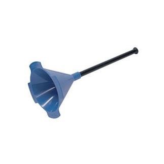 El embudo de pólvora Forster cuenta con un tubo de caída largo de 5.25 pulgadas, ideal para compactar cargas en casos de alto relleno de calibres 22-45.