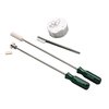 El ACTION CLEANING TOOL KIT de Sinclair International es esencial para limpiar a fondo el área de los lóbulos de cerrojo, asegurando un rendimiento óptimo de tu rifle.