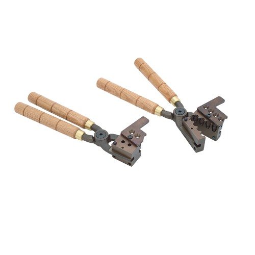 Los mangos REDDING son de hierro dúctil con empuñaduras de madera maciza, ideales para moldes SAECO de 1 a 8 cavidades. ¡Asegura un agarre cómodo y duradero!