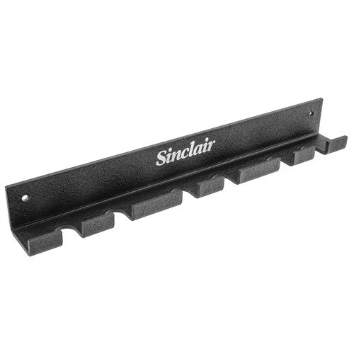 El soporte de pared para varillas de limpieza Sinclair te permite almacenar hasta 6 varillas en la pared, manteniéndolas organizadas y accesibles.