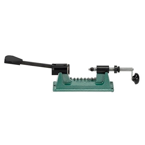 El trimmer TRIM PRO 2 de RCBS ofrece precisión de .001", ajuste de longitud fino y un soporte universal que se adapta a una amplia gama de calibres.